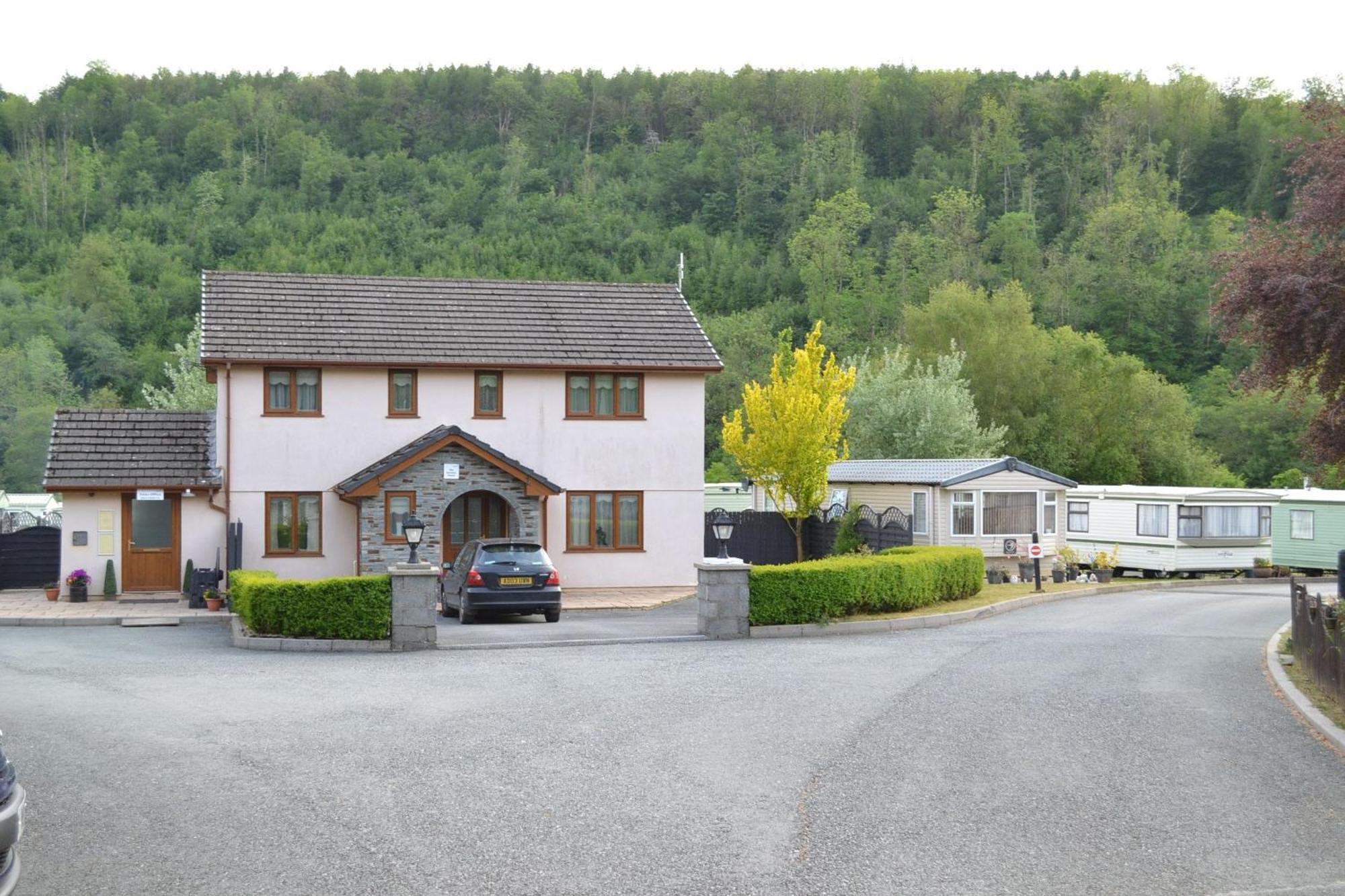 The Granary Villa Boncath Exterior photo